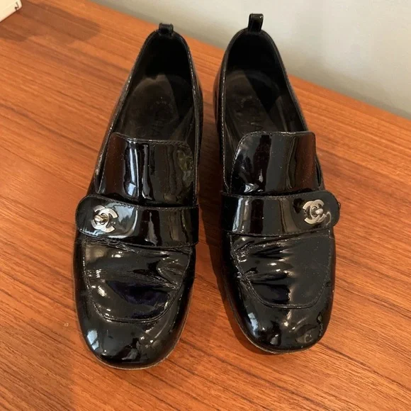 CHANEL Loafers Patent Leather Black Heeled Loafers Size 37 US 6.5/7 Women’s - Picture 1 of 12